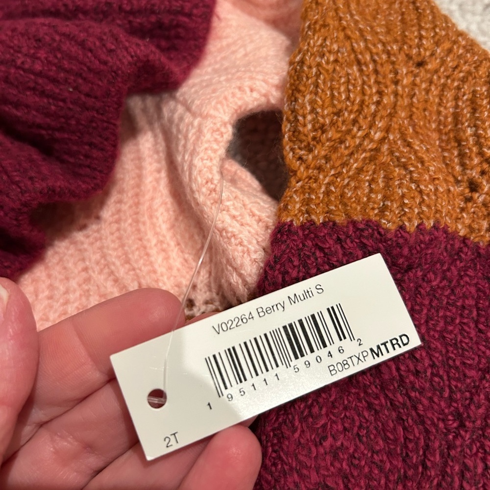 Amazon essentials 2T sweater - Picture 3 of 5